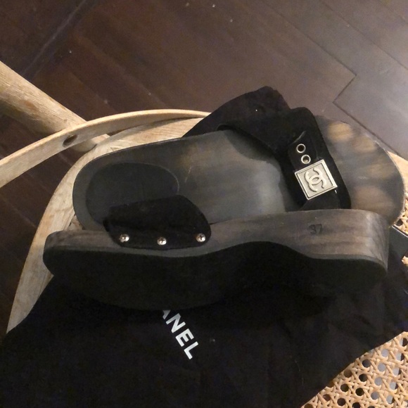 Chanel wooden clogs - Picture 3 of 3